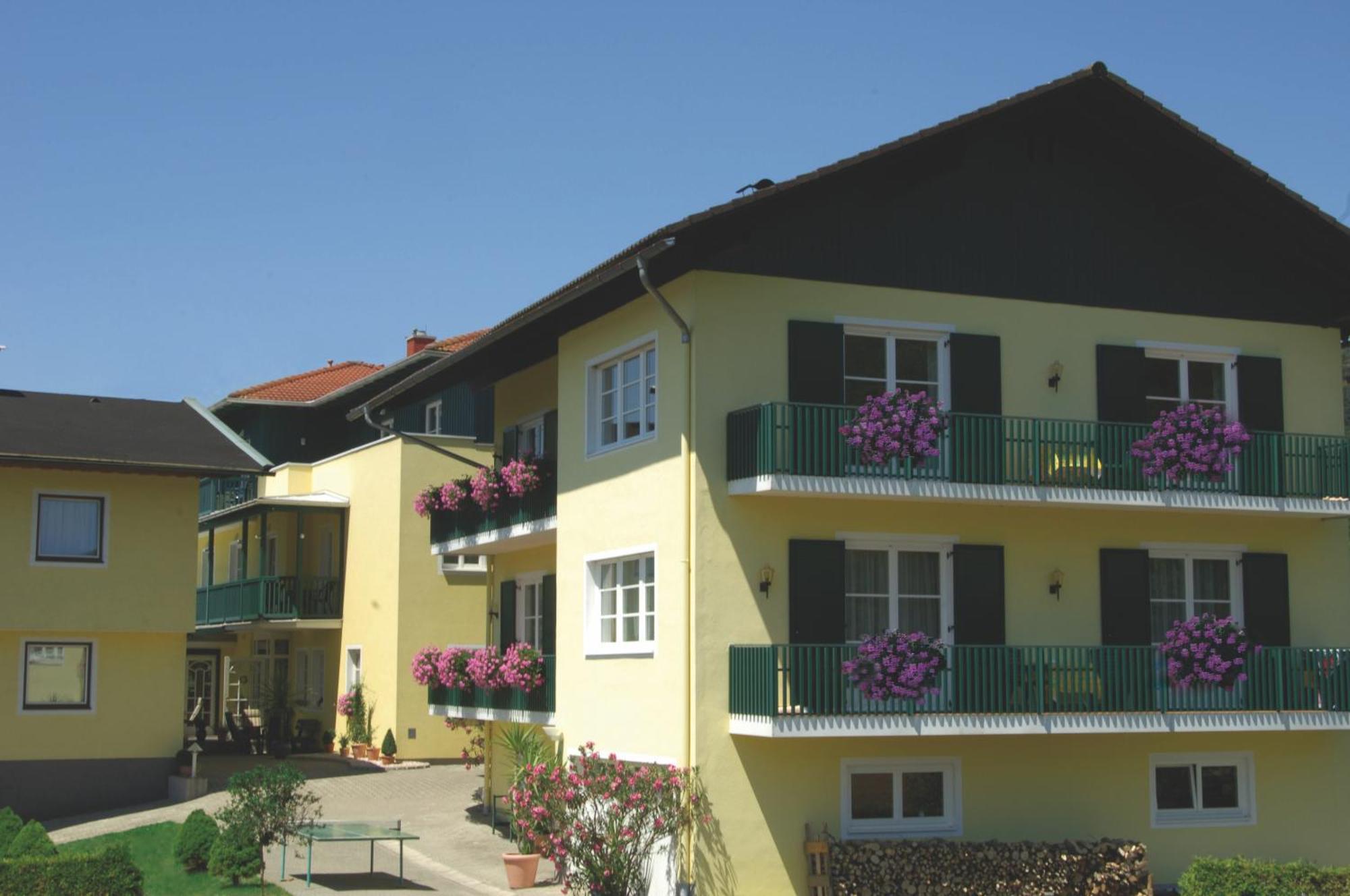 Aparthotel Wunder S Ferienpension 4*